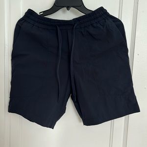 Lululemon Bowline shorts 8 in for men size S in Navy
